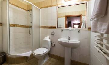 Фото номера Большой двухместный номер с 1 кроватью Отель Hotel Staromiejski г. Красныстав 2